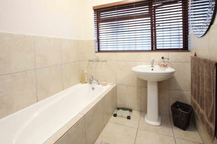 4 Bedroom Property for Sale in Welgemoed Western Cape